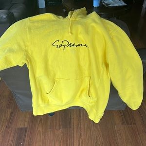 Vintage supreme hoodie. Yellow/gold. Well maintained. Size large